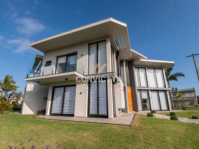 #1432 - Casa para Venda em Torres - RS